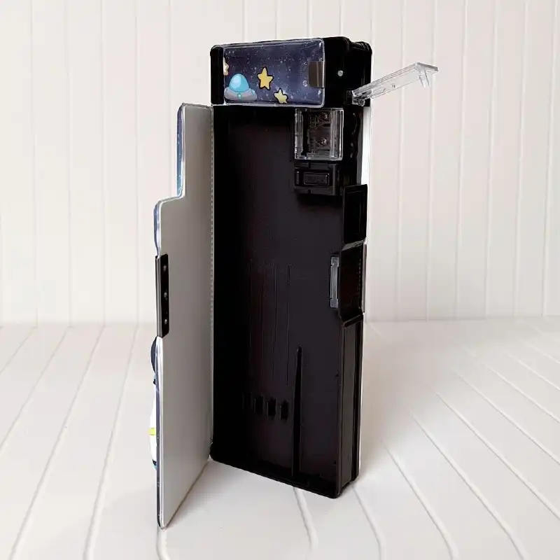 جامدادی مدل اسکوییشی طرح آدم فضایی