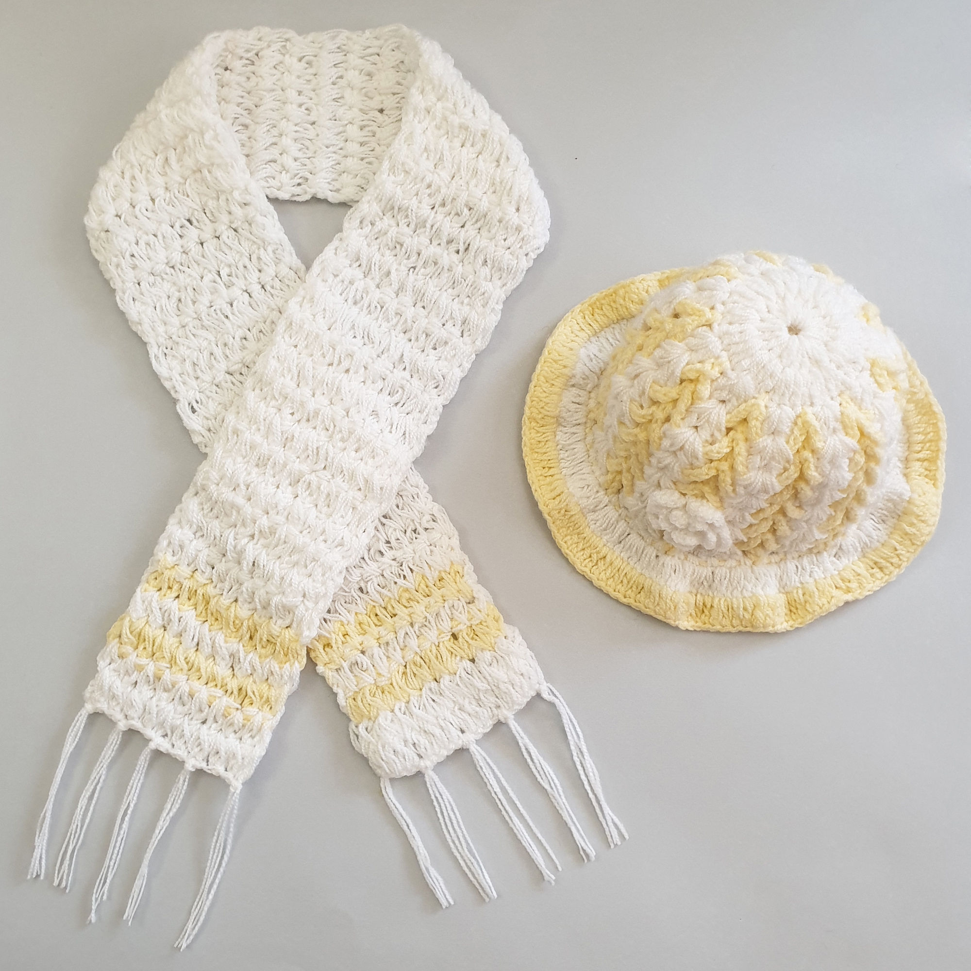 ست کلاه و شال گردن بافتنی نوزادی كد SHB22-WHL