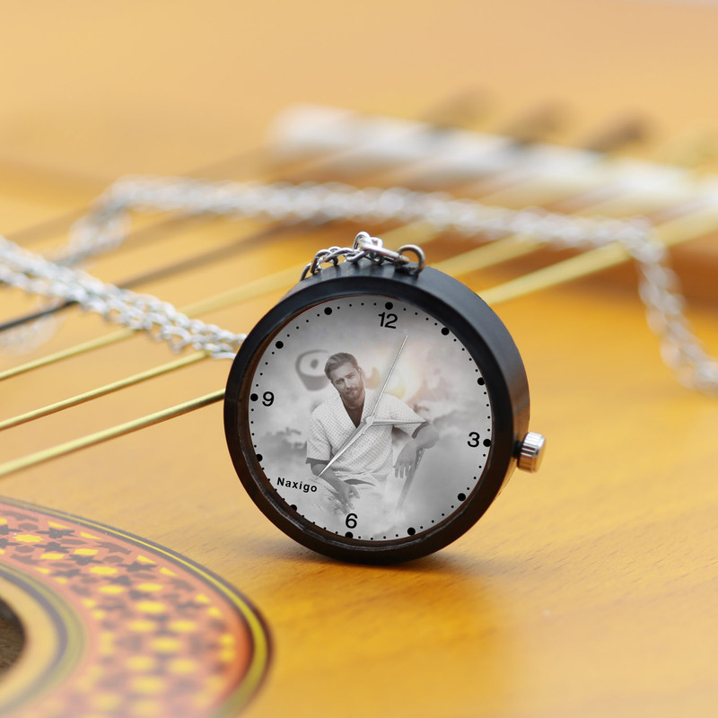 ساعت گردنبندی عقربه ای ناکسیگو مدل ماکان بند امیر مقاره کد NF12646 ساعت گردنبندی عقربه ای ناکسیگو مدل ماکان بند امیر مقاره کد NF12646