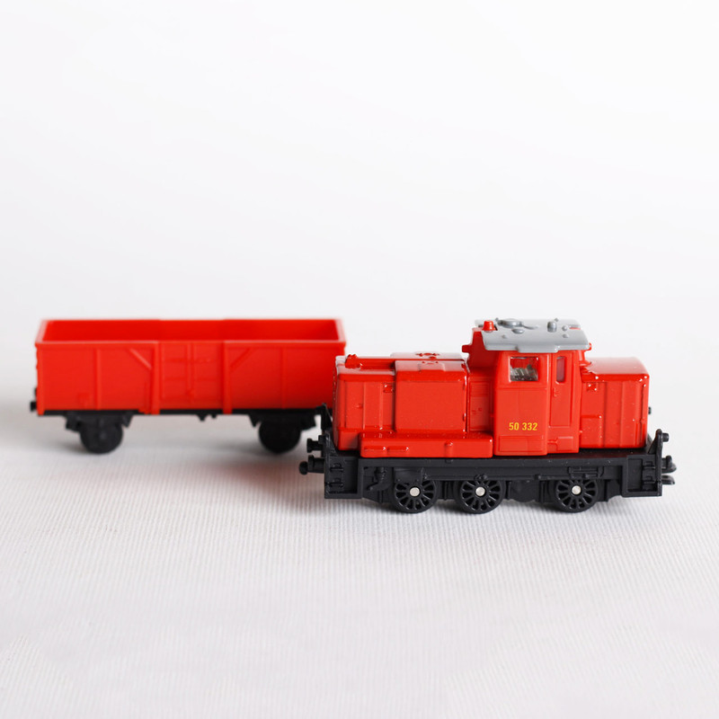 قطار بازی سیکو مدل Locomotive with Freight Waggon
