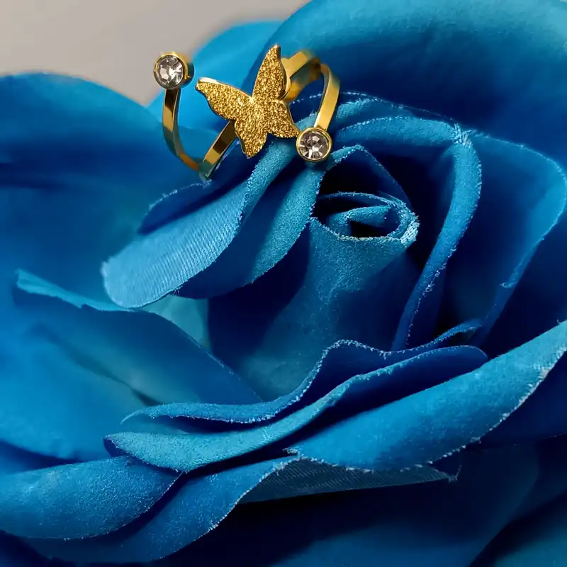 انگشتر زنانه طرح نگین و پروانه کد 1669