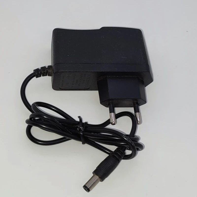 آداپتور 5 ولت 2 آمپر کد 0502