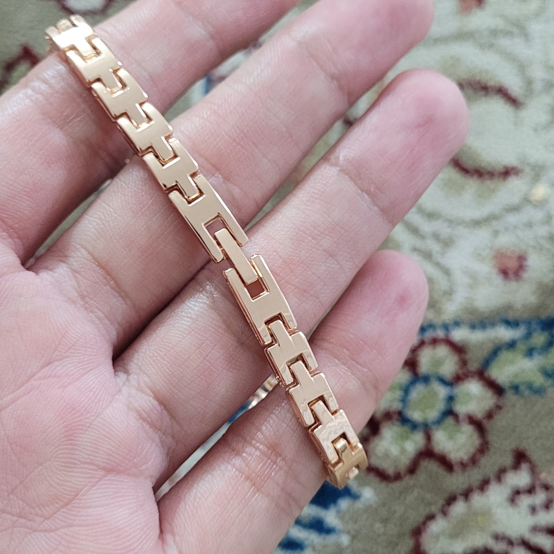 ساعت مچی عقربه ای دخترانه مدل انگور
