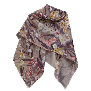 روسری زنانه مدل نخی چهارفصل قواره بزرگ کد 1721