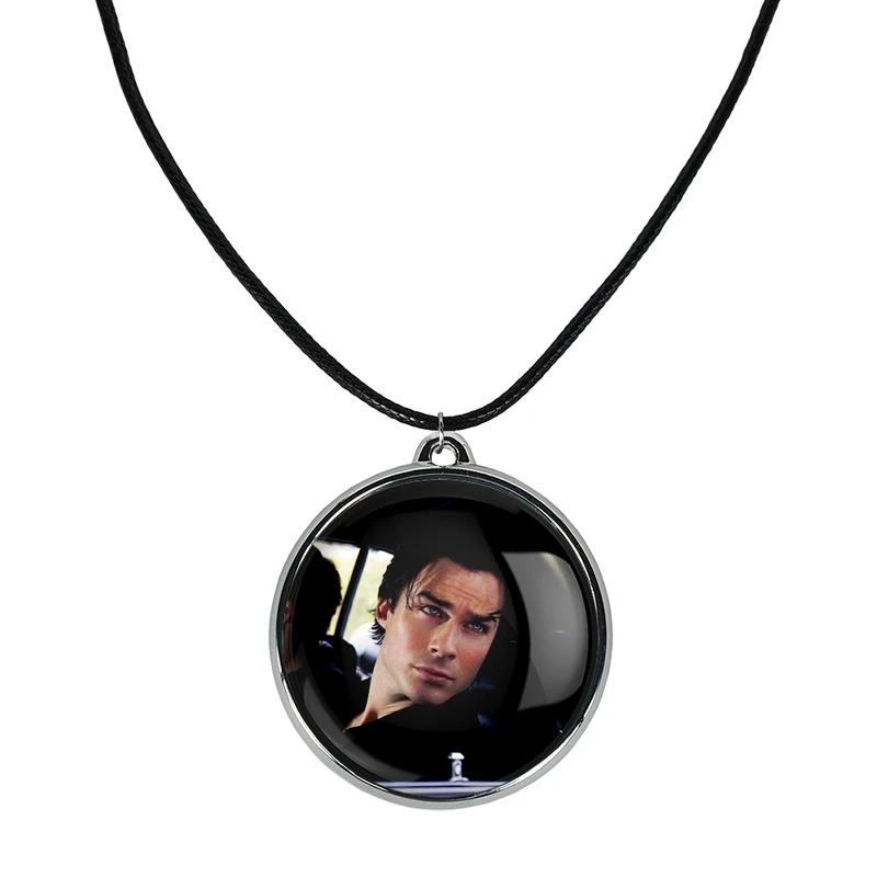 گردنبند خندالو مدل دیمون سالواتوره خاطرات یک خون آشام The Vampire Diaries کد 2369523704