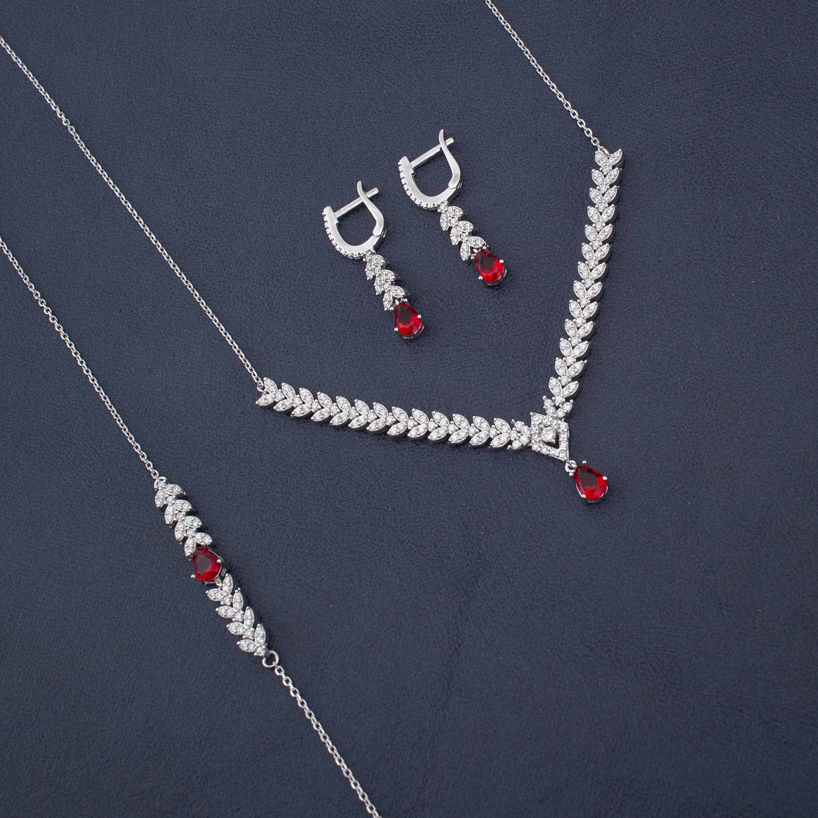 نیم ست نقره زنانه مدل یاقوت AMT-N192