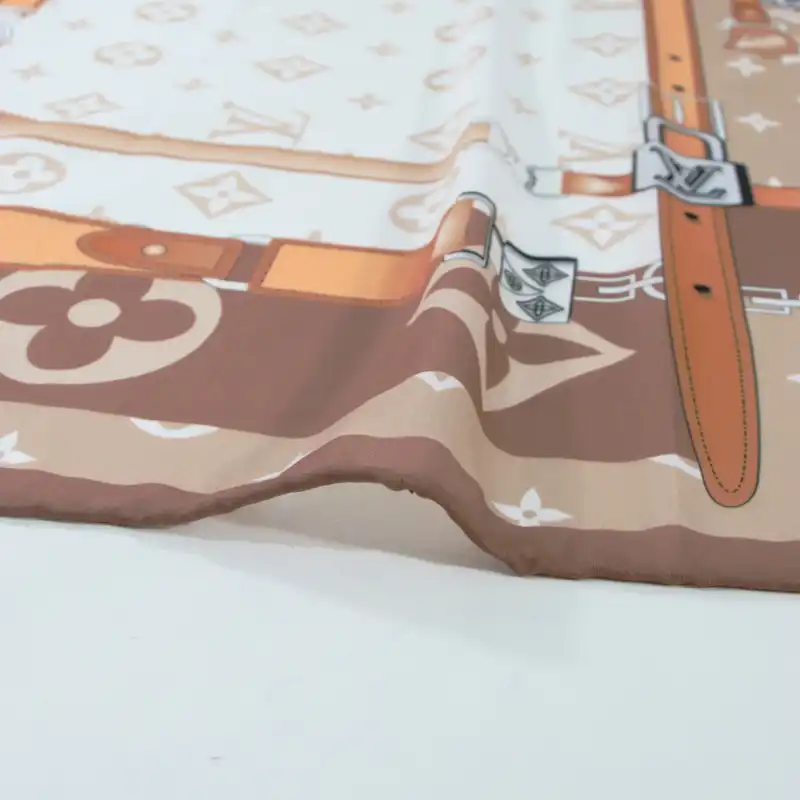 روسری زنانه مدل نخی طرح زنجیری کد 2852