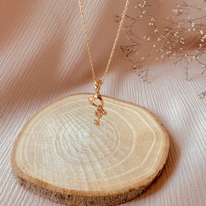 آویز گردنبند زنانه ژوپینگ مدل قلب و قفل کلید نگینی آویز گردنبند زنانه ژوپینگ مدل قلب و قفل کلید نگینی