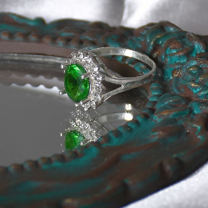 انگشتر نقره زنانه مدل سنگ زبرجد کد 26