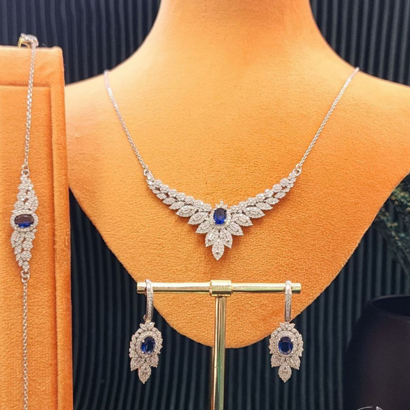 نیم ست نقره زنانه مدل برلیان زمرد نیم ست نقره زنانه مدل برلیان زمرد