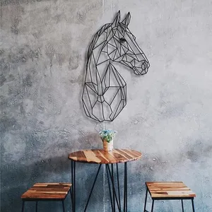 دیوارکوب دلامور مدل اسب ژئومتریک