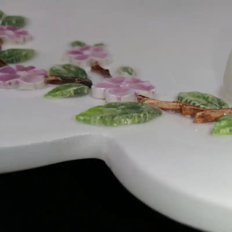 شیرینی خوری سرامیکی هیوا طرح رز برجسته پایه دار کد 11017439