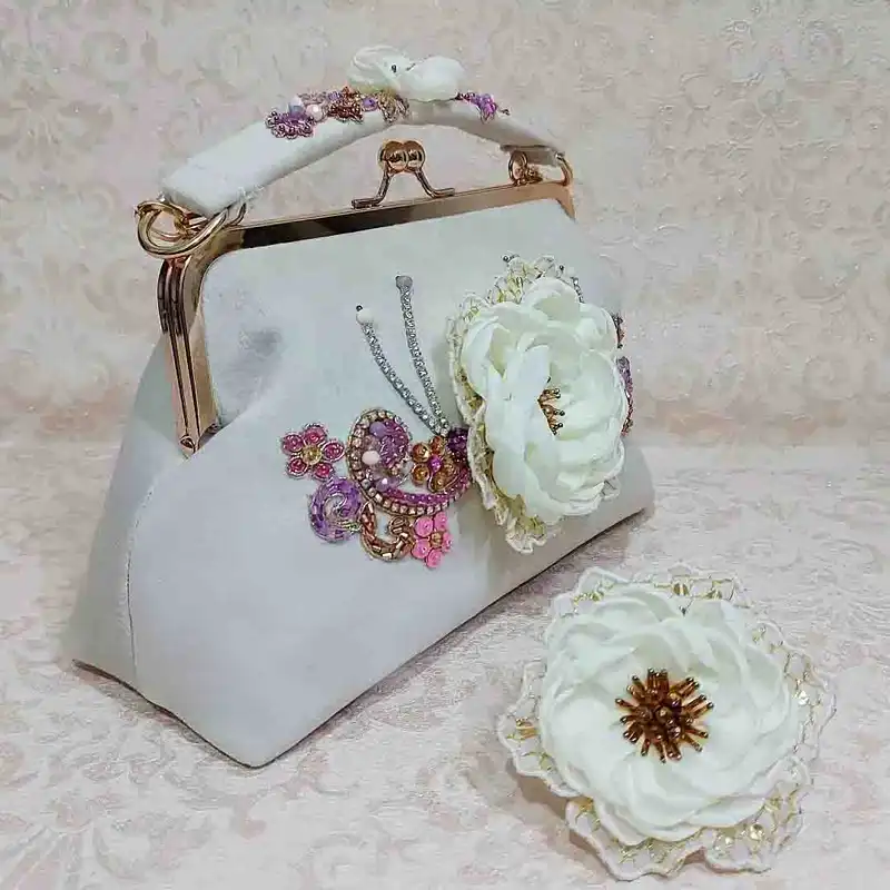 کیف مجلسی زنانه مدل عروس روباندوزی و جواهردوزی