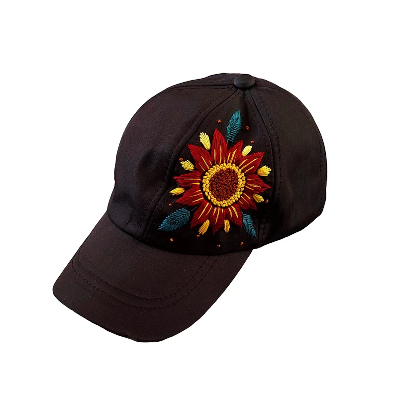 کلاه کپ زنانه مدل گلدوزی شده