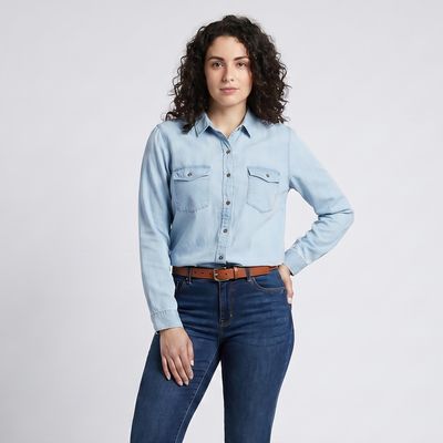 شومیز زنانه اسمارا مدل جین آستین بلند با جنس 100 درصد لایوسل، یقه برگردان، طرح‌دار و تنخور معمولی مناسب استفاده اداری، رسمی، مهمانی و روزمره