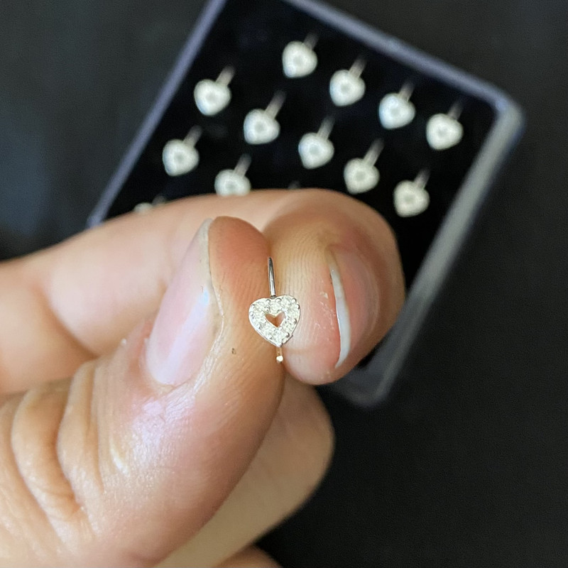 پیرسینگ بینی نقره زنانه مدل قلب