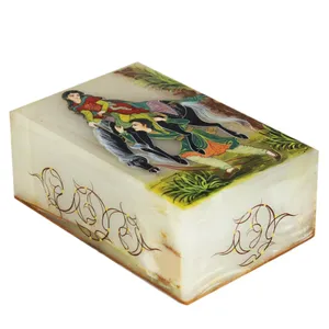 جعبه سنگ مرمر اثر بابائی با نگارگری لیلی و مجنون سایز 10x15 سانتی متر کد 14