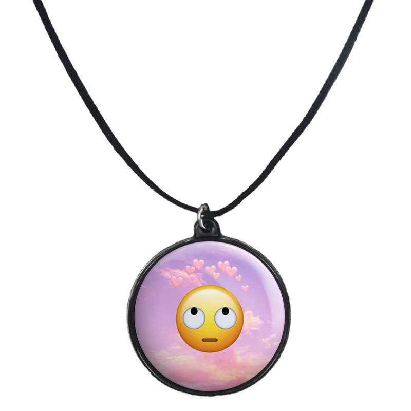 گردنبند پرمانه طرح ایموجی کد pmb.31496 مدل دو طرفه گردنبند پرمانه طرح ایموجی کد pmb.31496 مدل دو طرفه