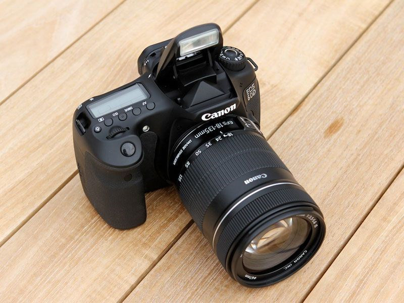 دوربین دیجیتال کانن ای او اس 60 دی کیت 18-55 IS