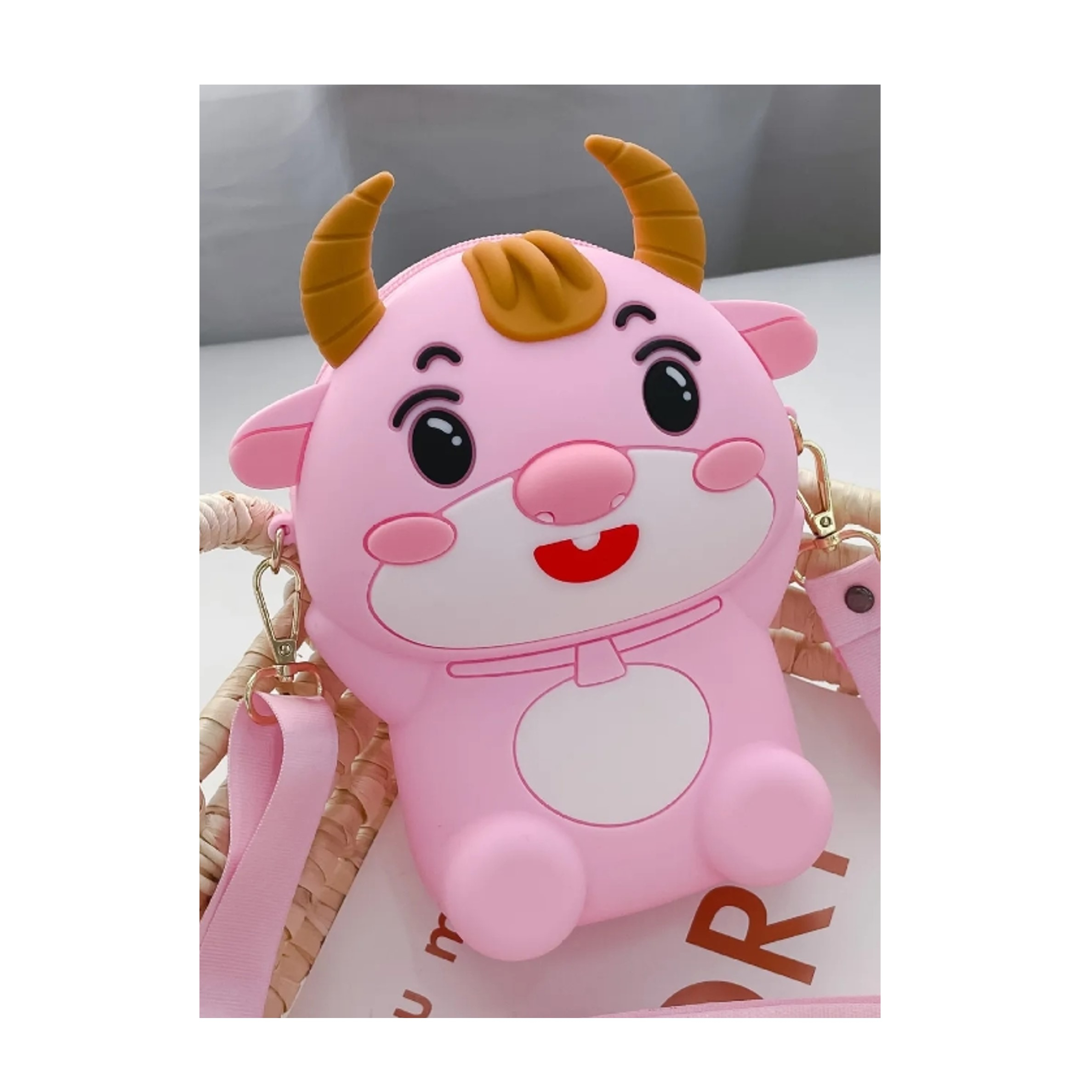 کیف رودوشی بچگانه مدل سیلیکونی Cow45