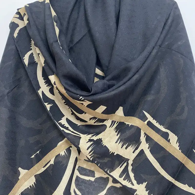 روسری زنانه مدل نخی گارزا ژاکارد دست دوز کد 04