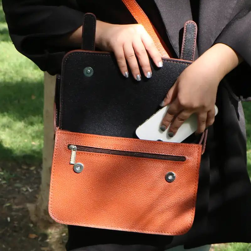 کیف دوشی زنانه مدل چرم طبیعی فلوتر