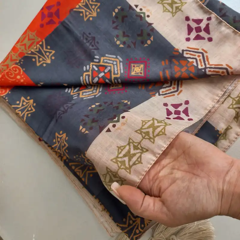 روسری زنانه مدل نخی قواره بزرگ سنتی راه راه گلیمی کد 78