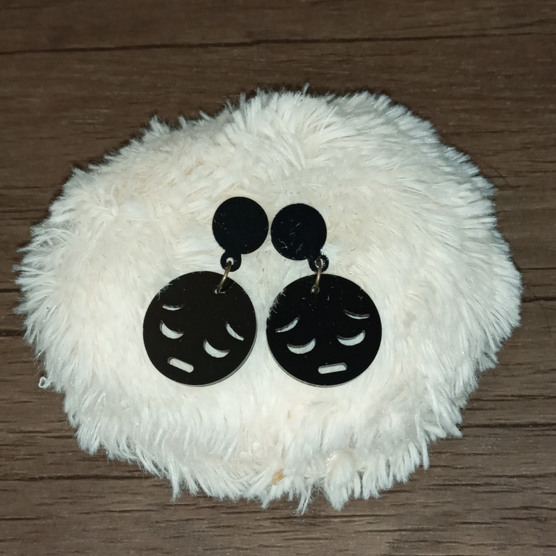 گوشواره دخترانه مدل ایموجی طرح افسرده