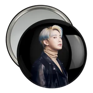 آینه جیبی خندالو مدل ونهو گروه مانستا اکس Monsta X  کد 21191