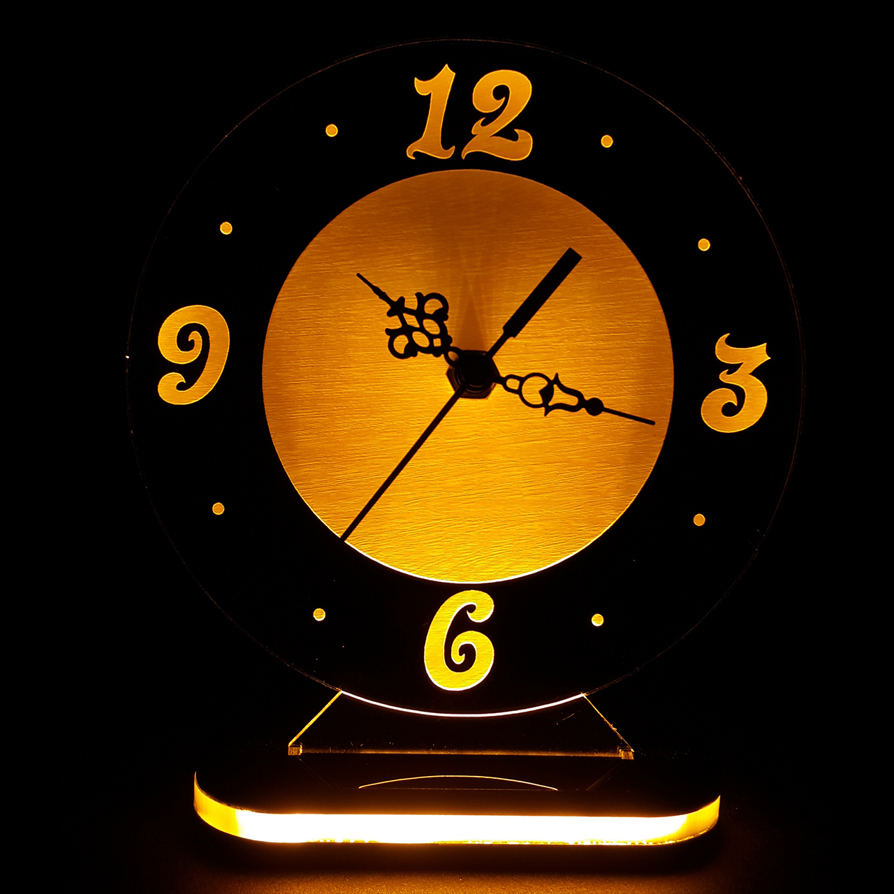 نقد و بررسی چراغ خواب طرح ساعت رومیزی کد 1044 توسط خریداران