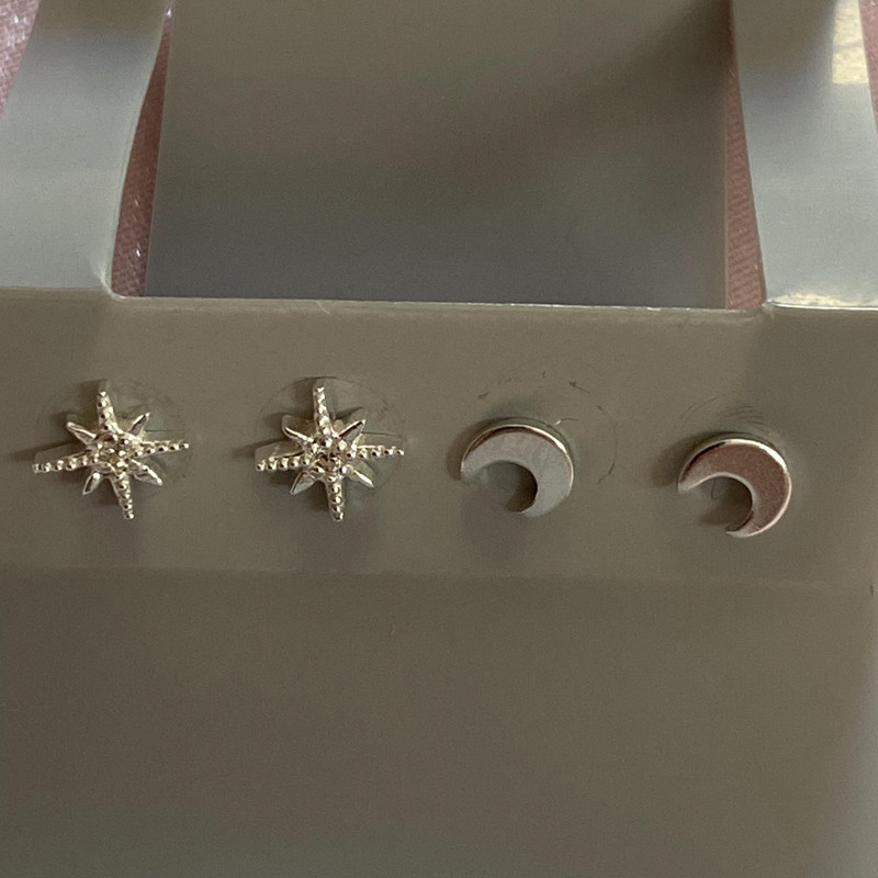 گوشواره نقره زنانه مدل ماه و ستاره مجموعه 4 عددی گوشواره نقره زنانه مدل ماه و ستاره مجموعه 4 عددی