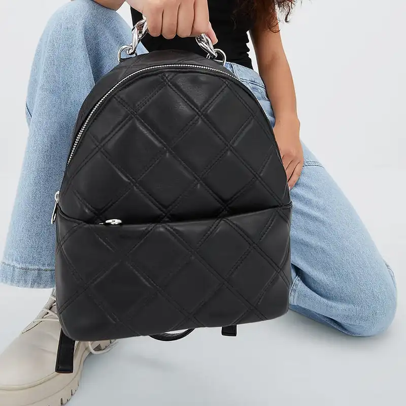 کوله پشتی زنانه استرادیواریوس مدل 0715211001