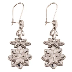 گوشواره طلا 18عیار گالری طلاچی مدل آویز گل 5