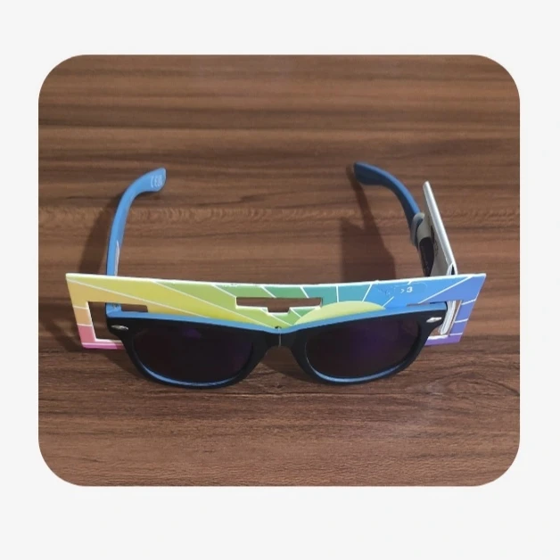 عکس شماره 5 : عینک آفتابی پسرانه مدل کلاسیک 19277214