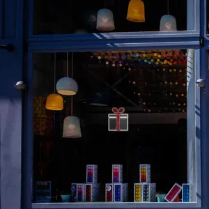 چراغ نئونی دیواری آرن تیم طرح جعبه هدیه