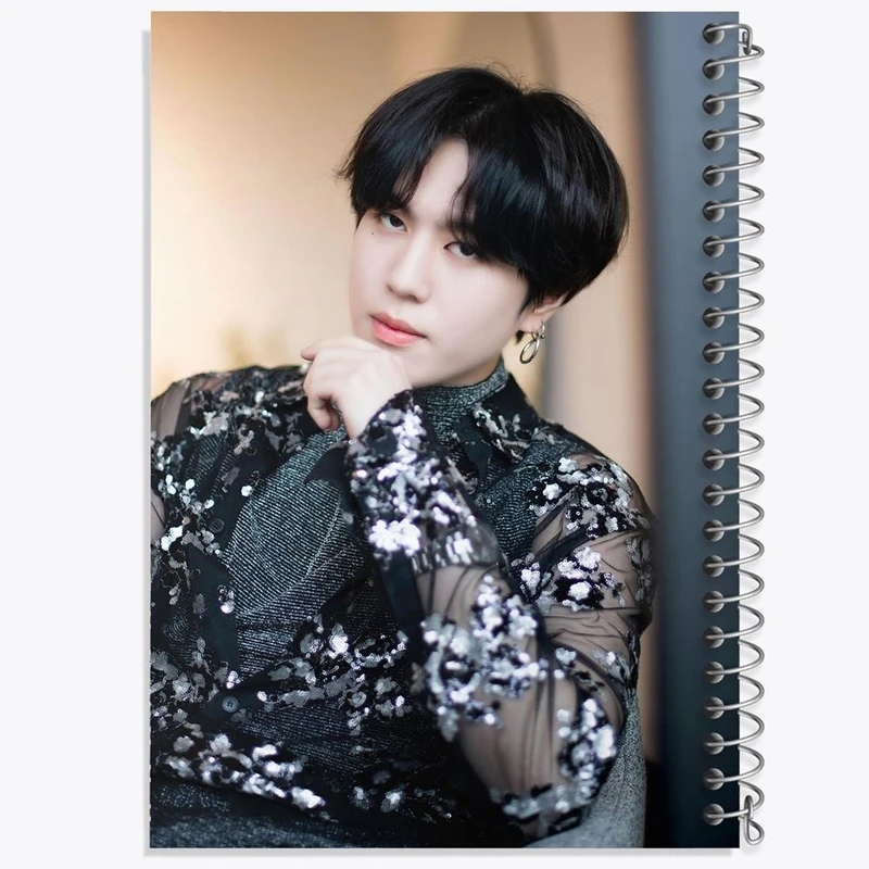 دفتر ژورنال نویسی 50 برگ خندالو مدل نقطه ای طرح یوگیوم گروه گات سون GOT7 کد 11652