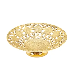 میوه خوری برنجی مدل قلم زنی توری پایه دار کد 5893