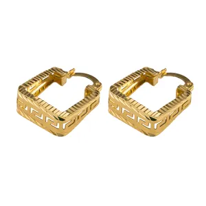 گوشواره طلا 18عیار گالری طلاچی مدل مربع 2