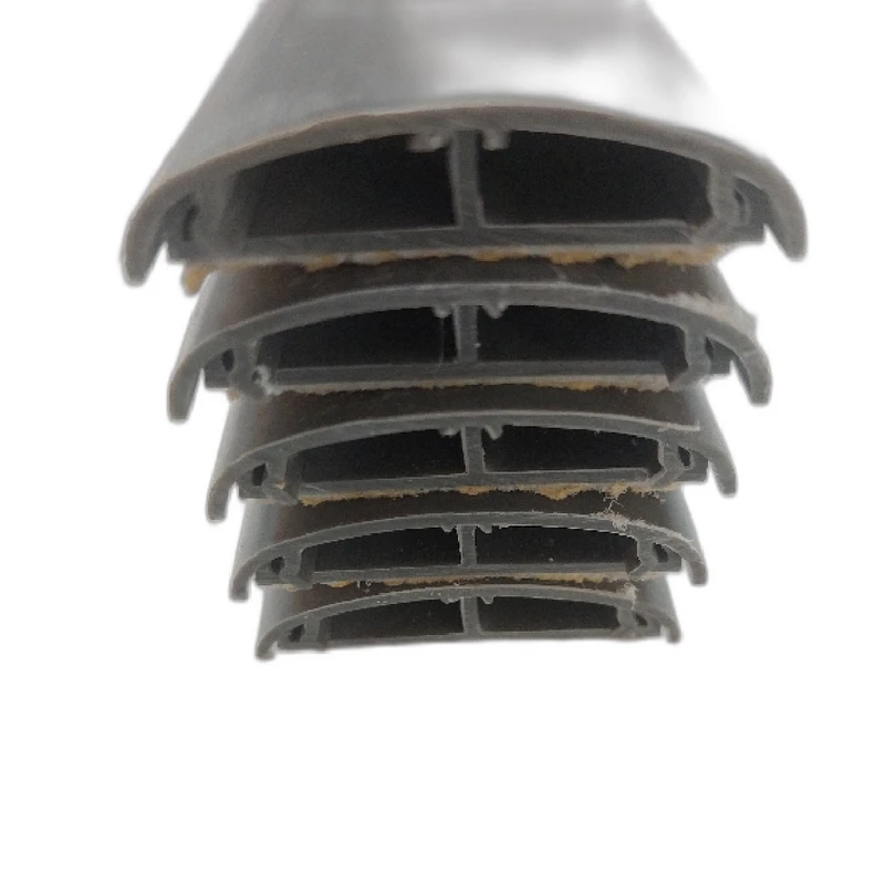 عکس شماره 4 : داکت کف خواب 50x12 برند دانوب مدل چسبدار