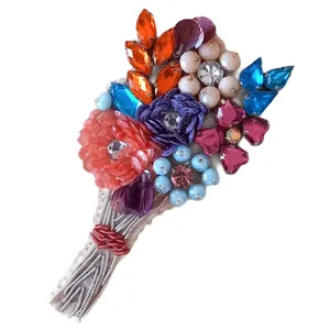 گل سینه مدل دسته گل کد 7010