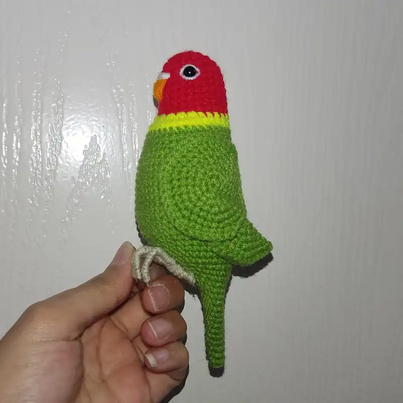 عروسک بافتنی مدل طوطی برزیلی