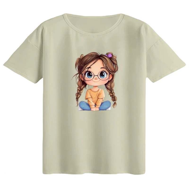 تی‌شرت اورسایز آستین کوتاه زنانه مدل باکسی طرح دخترک عینکی