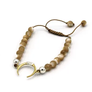 دستبند نقره گالری ساج طرح ماه با سنگ عقیق و روکش طلا