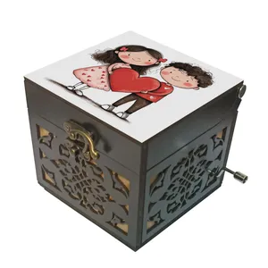 جعبه موزیکال مدل هندلی طرح دختر و پسر و عشق کد 1188