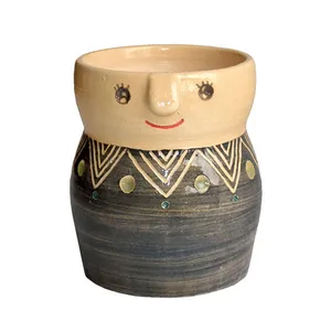 گلدان سفالی طرح عروسکی مدل c1