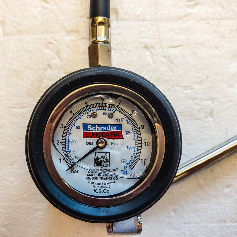 درجه باد روغنی شرادر مدل BMD - 9858 درجه باد روغنی شرادر مدل BMD - 9858