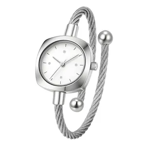 ساعت مچی عقربه‌ای کوارتز زنانه مدل لوکس مینیمال بند النگویی صفحه نگین دار کد ۵