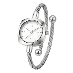 ساعت مچی عقربه‌ای کوارتز زنانه مدل لوکس مینیمال بند النگویی صفحه نگین دار کد ۵