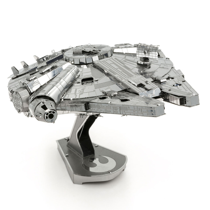 ساختنی مدل Millennium Falcon
