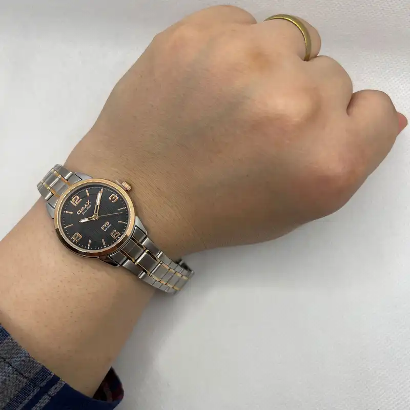 ساعت مچی عقربه ای زنانه اوماکس مدل OJSB004N012